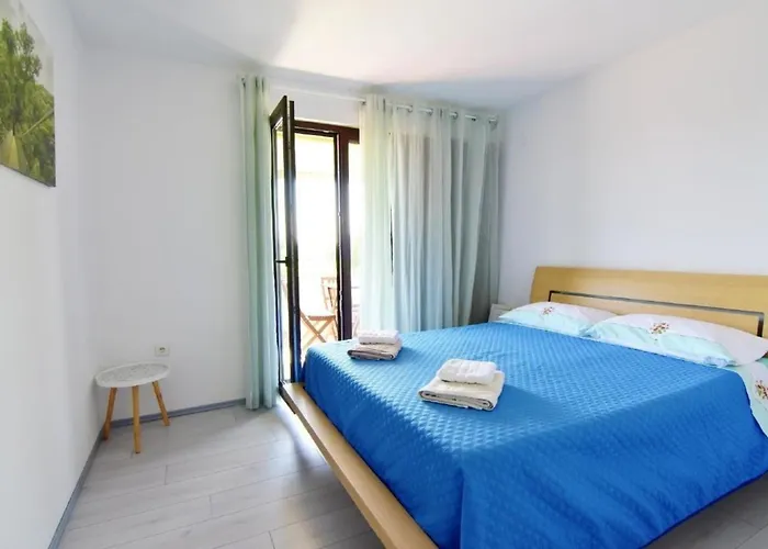 Grosse Wohnung In Umag Mit Grill Und Garten