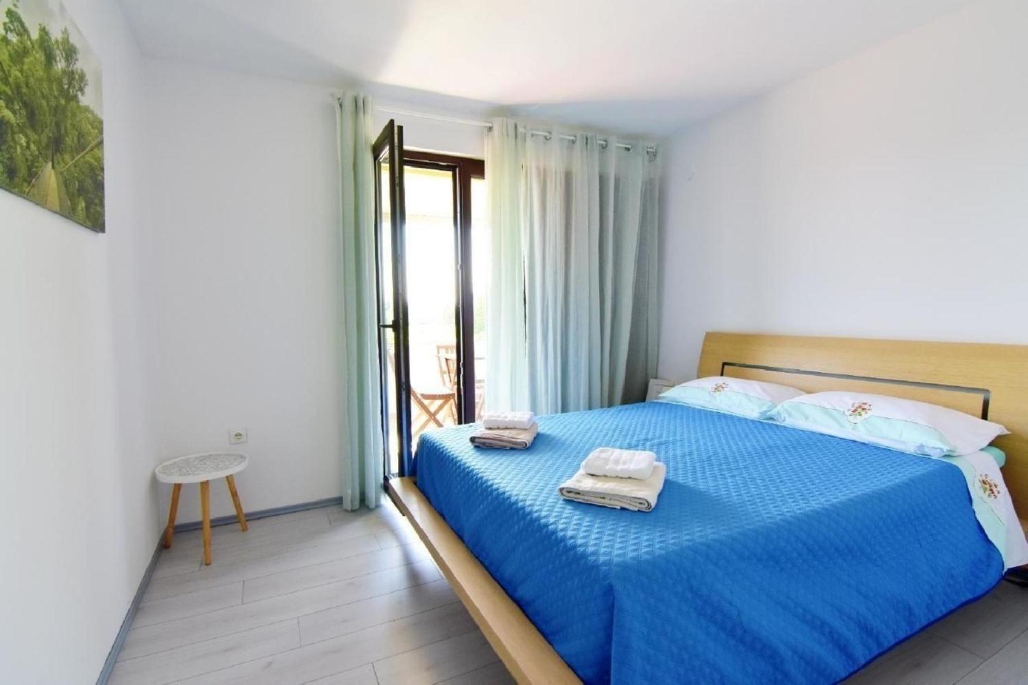 Grosse In Mit Grill Und Garten Apartment
